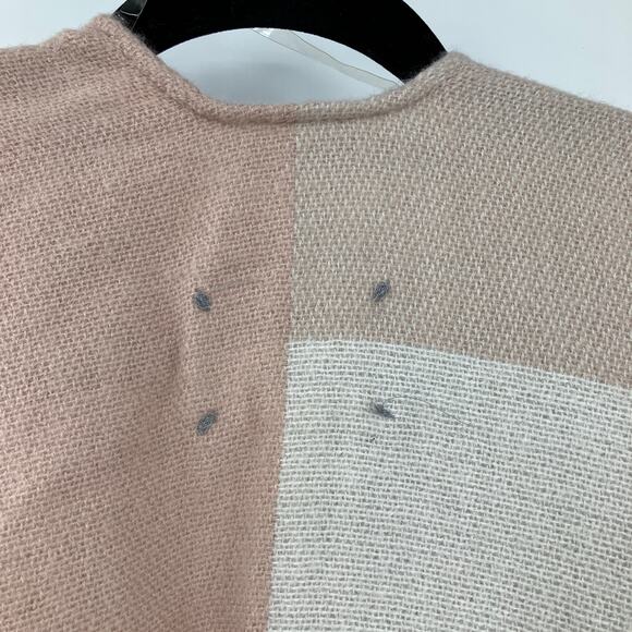 Soia & Kyo Blush Pink White Yadira Woven Fringe Scarfigan Blanket Cape Wrap - Picture 6 of 6